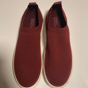 Market And Spruce slip on Shoe burgundy sz 8